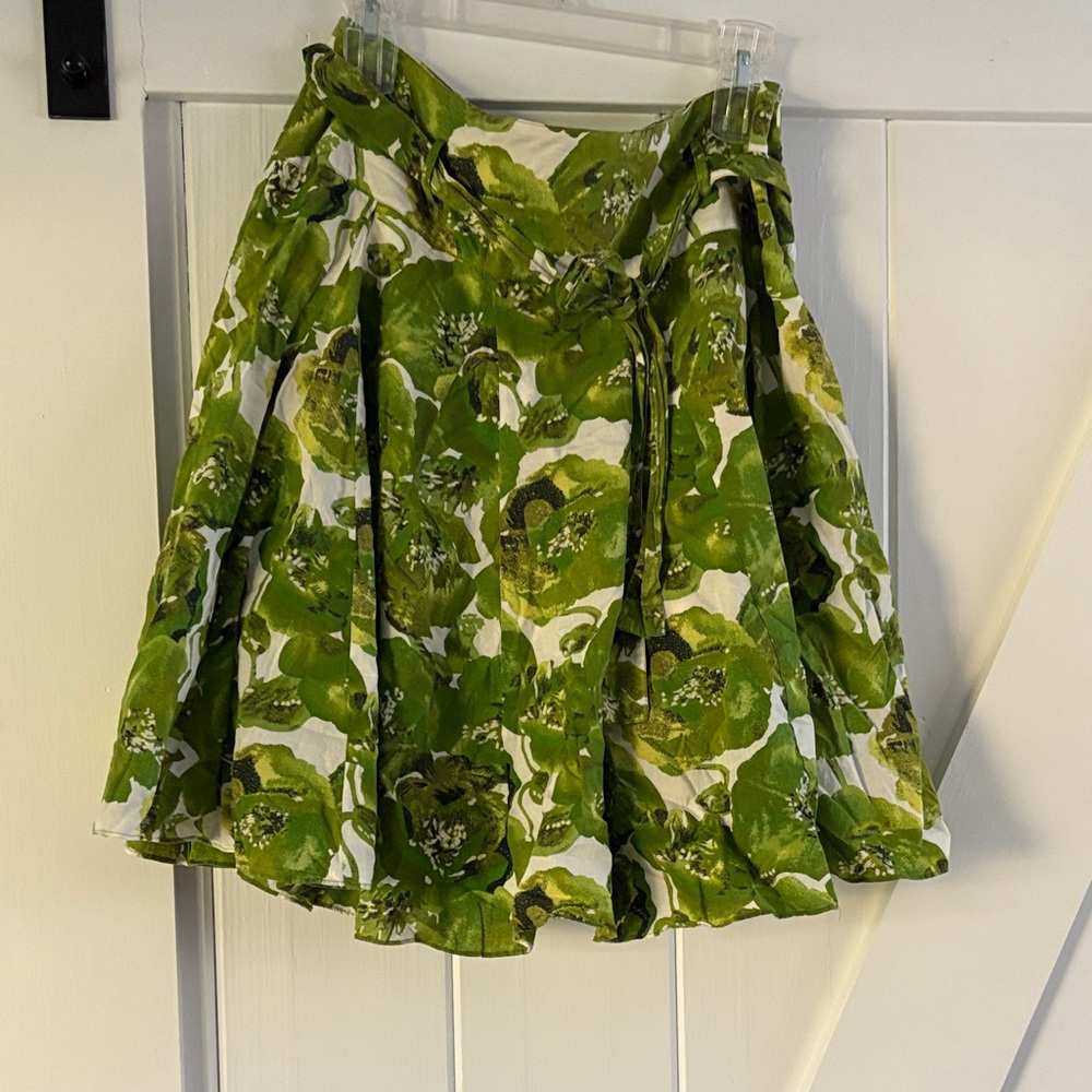 INC International Concepts Green Floral Mini Skirt size 8 lined